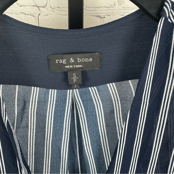 Rag and Bone Victor Sleeveless Silk Blend Navy and White Striped Top Size Small - Picture 2 of 7